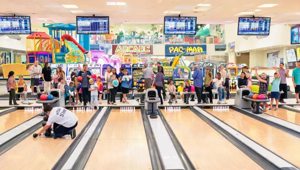 Family entertainment bowling lanes